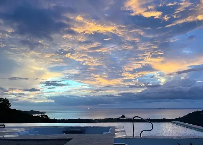 Сasa de vacaciones Casa Ayla A - Stunning 5br Ocean View House & Infinity Pool In Flamingo